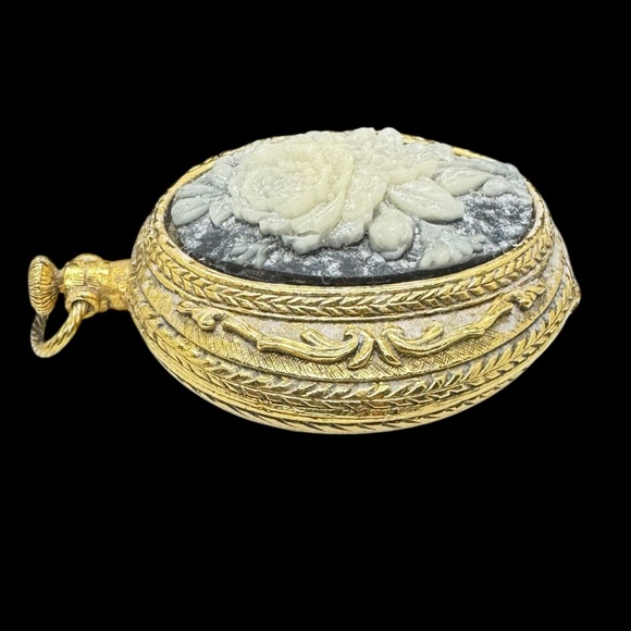 Vintage Max Factor Floral Cameo Pocket Watch Powder Compact - Picture 3 of 10